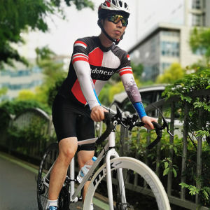 LAYOTO Stok Tersedia Jersey Sepeda Pria Baru Bendera Indonesia Lengan Pendek Sepeda MTB Sepeda Kemeja Atasan (Versi Baru Bendera Yang Benar)
