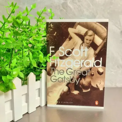 The Great Gatsby By F. Scott Fitzgerald(Modern Classics (Penguin))