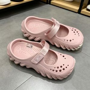 Crocs Dép sục Mary Jane đế dày bít mũi quai dán mẫu mới mùa hè đi biển nữ