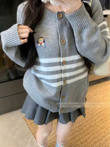 𝓑𝓪𝓸 𝓧𝓲𝓷𝓱 Áo Khoác Cadigan Len Thêu Gấu Áo Len Dệt Kim Cài Cúc Kẻ Sọc Ngang Len Mịn Hàng Qccc