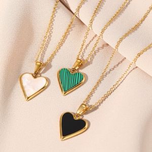 [100% Chính hãng] Dây chuyền trái tim Mặt dây chuyền dây chuyền vàng cầm 18k cho Vòng cổ dây kim loại thép không gỉ cho nữ Phụ Kiện Vòng cổ cho vòng cổ đi tiệc buổi tối Phụ Kiện Vòng cổ quyến rũ chuỗi mắt xích Quà Tặng