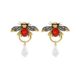 Lightweight Alloy Insect Pearls Studs with a Touch of Bohemian Charm Creative Ear Rings Accessory for Trendy Women