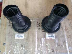 TOYOTA ABSORBER DUST COVER ACR50 AGH30 ZGE20 FRONT 2PCS (48157-42020)