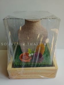 Souvenir Pernikahan Tempat Mahar Leher & Perhiasan Pernikahan Kalung (Alas Rumput)