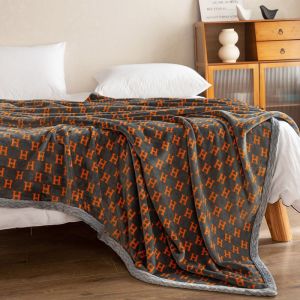 Light Luxury Autumn Winter Flannel Blanket Multi-functional Bed Sheet Thickened Single Double Air-conditioning Blanket Dormitory Sofa Small Quilt LZD