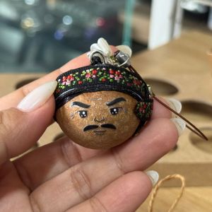 Móc Khoá sáp thơm. Bé Nhãn Handmade. Nhân vật "Ông Sáu" | Sản phẩm Thủ công từ trái nhãn. Quà tặng ý độc.