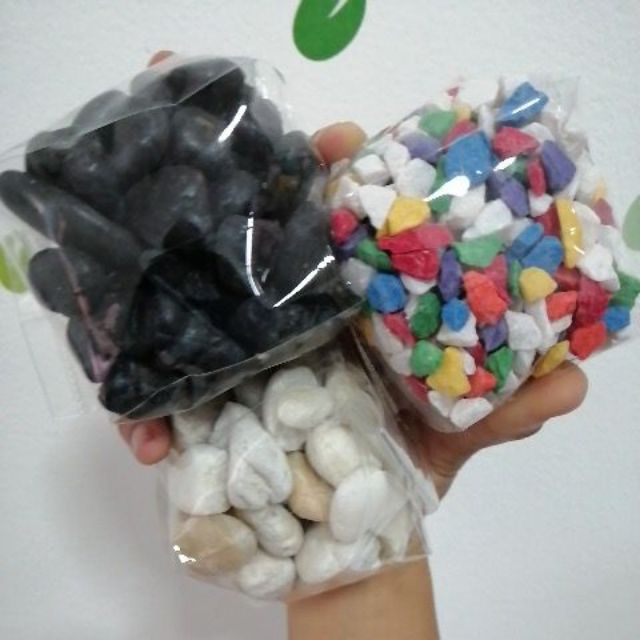 หินนิลดำ หินกรวดขาว หินเกล็ดหลากสี 3 ถุง 100 บาท
