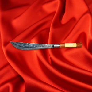 มีดปลายแหลม ด้ามไม้แดง (ขนาดใหญ่) - คม แกร่ง ทนทาน พร้อมลุยทุกงาน!