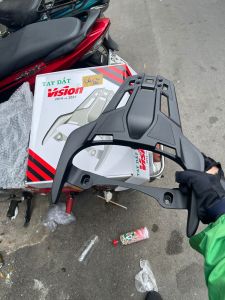 Cảng sau/ Tay dắt kiểu hột xoài bằng nhôm nguyên khối Vision 2014-2020 và 2021-trở đi