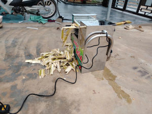 Máy ép nước mía đặt bàn công suất 400w ép một cây