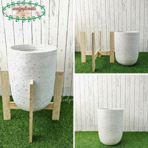 Pot Terracotta Motif Pot Kapsul Variasi Warna Pot Standing Kaki 4 Pot Hiasan Sudut Cafe Sudut Ruangan