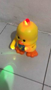 Mainan anak bebek joget