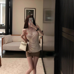 Áo cổ chữ V phong cách tiểu thư sang trọng dây lưng bên dáng ôm không tay