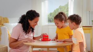 ThinkFun 7706-T Zingo Word Builder Early Reading Game - Award Winning Game for Pre-Readers and Early Readers