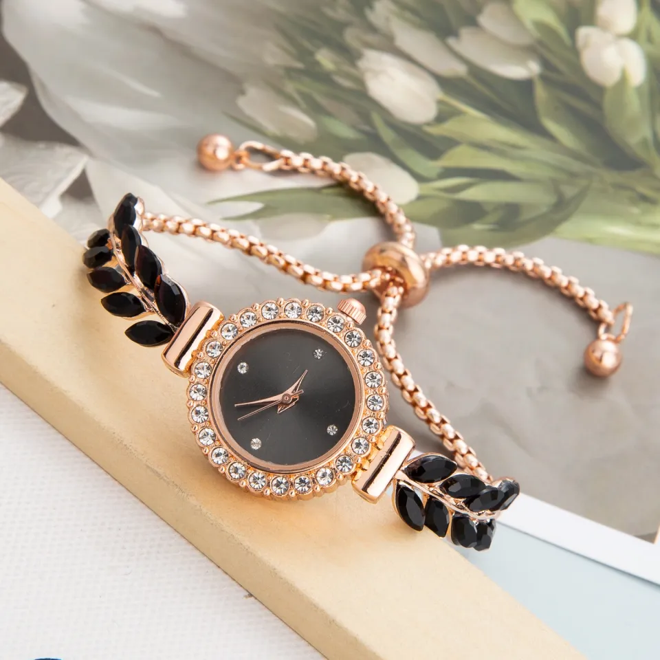 Simple ladies watch with rhinestone Wristwatch leaf clover bracelet Watch  for women Luxury Wrist Watch Quartz Watch Student Bangle Watch female watch 