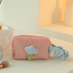 Túi Vải Đựng Đồ Trang Điểm Đính Hoa Tulip Nhiều Màu Dễ Thương Túi Xách Đựng Mỹ Phẩm Bằng Vải Nhung Có Quai Xách Tiện Lợi