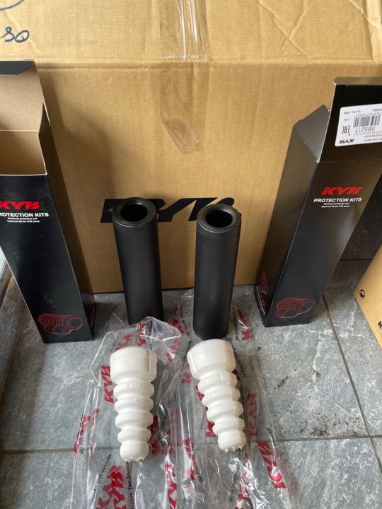 KYB กันฝุ่น+ กันกระแทก โช้คอัพหลัง Mazda 2 DJ Skyactive / Mazda CX-3 [1 คู่ ] ซ้าย-ขวา SB5217