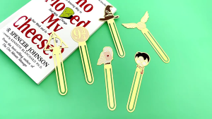 ที่คั่นหนังสือกลวงที่สร้างสรรค์ตกแต่งที่คั่นหนังสือโลหะคลิปหน้าหนังสือสำหรับคนรักหนังสือนักเรียนนักอ่านวันเกิดคริสต์มาส