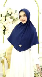 Hijab Bergo Plisket Tali Kepang oleh EL Royale