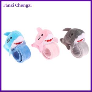 Fanzi สายรัดข้อมือรูปฉลามยัดไส้น่ารักกำไลข้อมือสัตว์ตบแหวนตบของเล่นสำหรับเด็กปาร์ตี้ของขวัญวันเกิด