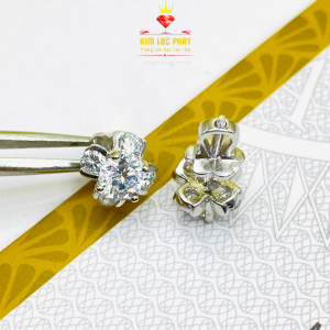 Khuyên tai nữ bạc xi bạch kim kiểu hoa 4 cánh nụ đá 5li5 Bông tai nữ đính kim cương moissanite Mỹ D/FL màu trắng và Đá moissanite màu xanh Hoa tai bạc thật thiết kế sang trọng đẳng cấp  - KIM LỘC PHÁT BHV4CL02