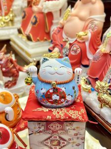 Mèo May Mắn Cắm Pin Lắc Tay Gốm Tài Lộc Để Bàn Văn Phòng Vật Trang Trí May Mắn 2023 Mới