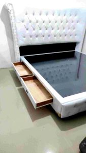 DIVAN DIPAN TEMPAT TIDUR SANDARAN JAGUAR KUPU KUPU