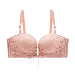 ชุดชั้นในลูกไม้กันลื่น ชุดชั้นในดันทรงรูปดาวสี่ชั่วอายุคน