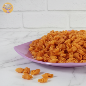 Piklum Keripik Kulit Lumpia Pedas 500 gr Kering Camilan Ringan Enak Gurih Dan Renyah