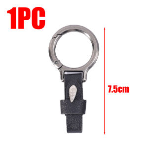 คาราบิเนอร์เข็มขัดรัดเอวกันการสูญเสียของพวงกุญแจหนังหรูหราสำหรับผู้ชายและผู้หญิงโลหะผสมสังกะสีพวงกุญแจรถของขวัญทางธุรกิจ