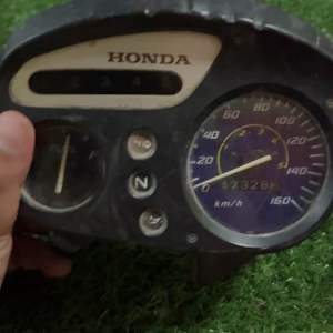 5 เครื่อง เรือนไมล์ฟ้าสวยเดิม แท้มือสอง สภาพพร้อม การใช้งานแท้ที่สมบูรณ์