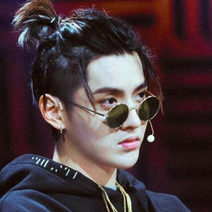 Suptmv Kính Mát Gọng Kim Loại Tròn Cho Nam Với Bảo Vệ Khỏi Tia UV Kính Râm Chính Hãng Thời Trang Cổ Điển Cho Nam 2023 Thẩm Mỹ Lái Xe Mới Kính Mắt Cho Năm Phong Cách Nam SU35