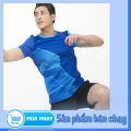 Áo thun thể thao. 