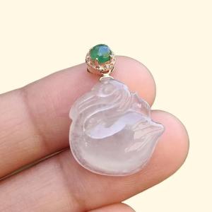 Icy Translucent Natural Type A Jadeite Jade crafted as Swan set on 18k gold clasp with certificate weighs 2.48 grams measurement 16.9 * 16.3 * 5.1 mm (18kp37)