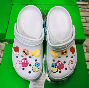 New Original Crocs flat sandals casual light slippers ladies summer beach shoes mid heels hole shoes with jibbitz for women