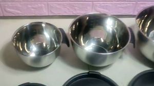 Mixing bowl set