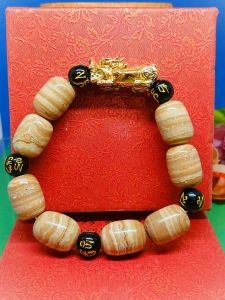 Beautiful Powerful Gold Plated Pi Xiu+ Relic Stone(the natural Holy Stone)+ Six-Syllable Mantra Bead Bracelet Good for Fengshui and Wealthy Luck Improvement. 非常精美镀金招财貔貅+龙宫舍利化石+六字大明咒手串(请细读以下关于此圣物介绍)