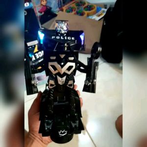 mainan anak mobil polisi berubah robot ada lampu suara mobil polisi  bisa jalan  berubah robot