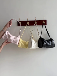 Pleated nách túi dung tích lớn Túi đeo chéo cổ điển cho cô gái thời trang nữ túi mềm màu trơn nách túi