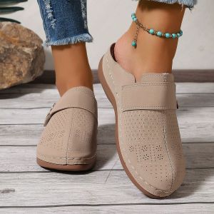[Free Shipping] Plus-Size WomenS New Casual Flat Sandals With A Closed-Toe Design Solid Color Wedge Heel And Metal Buckle Perfect For The Beach