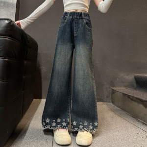 กางเกงยีนส์เด็กผู้หญิง กางเกงขากว้าง กระเป๋าหลาย เวอร์ชั่นเกาหลี ปักลายดอกไม้ การออกแบบปากขา【จัดส่งจากประเทศไทย】