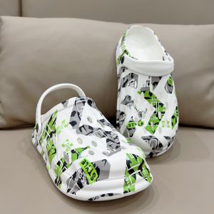Summer New Model Of Clogs Outdoor Closed-Toe Slippers Thick-Soled Non-Slip Beach Shoes Fashionable MenS Trendy Sandals