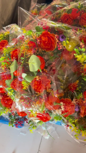 ดอกโบตั๋นฟักทองทุกฤดูผลิตจากวัสดุพลาสติกสำหรับตกแต่งบ้านที่พวงมาลารูปร่างความยาว