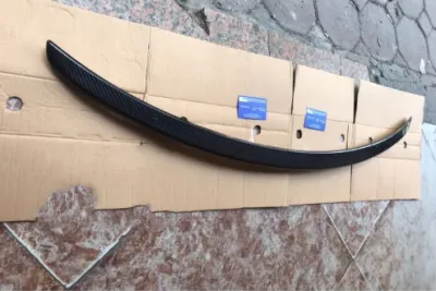 ĐUÔI GIÓ LIỀN CỐP CARBON MAZDA 3 2016-2019 2020-2025 VÂN CACBON HÀNG ĐẸP