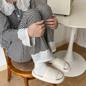 QJshop ใหม่ รองเท้าแบบสวม รองเท้าแตะลำลอง รองเท้าแตะแฟชั่น🍓รองเท้าแตะสีพาลเทล พื้นนุ่ม ใส่สบาย กันลื่น ใส่ในบ้านก็ได้ เก๋ไก๋ไม่จำเจ