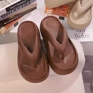 [Free Shipping] Thick-soled womens flip-flops for outdoor wear in summer height-increasing EVA new anti-slip beach sandals with high heels and toe separator