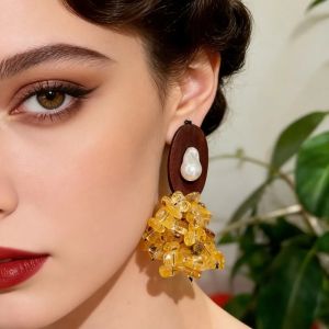 DOOUR 1Pairs Gỗ Bông tai ngọc trai Pha lê màu vàng. Tassel Drop Bông tai phong cách Bohemian Bông tai hạt pha lê Phụ nữ