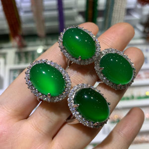 100%หยกแท้ | แหวนหยกพม่ารูปไข่ | เงินแท้925 | เพชรคริสตัลแวววาว | แหวนหยกเรืองแสง | หยกคุณภาพสูงสุด Jadeite | พร้อมกล่อง