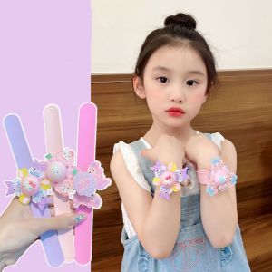 YOUSHI TOP คุโรมิ ของเล่นกำไลข้อมือเรืองแสง เรืองแสงในที่มืด เจ้าหญิงเอลซา ของเล่นที่หนีบเป็นวงกลมทำจากซิลิโคน สร้อยข้อมือนาฬิกาเรืองแสง สายรัดข้อมือ กำไลข้อมือเรืองแสงของเล่น ปาร์ตี้วันเกิดปาร์ตี้