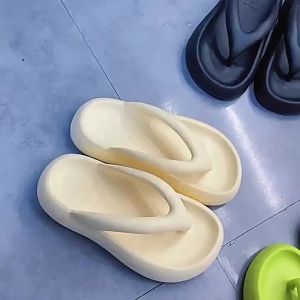 Trendy Student Outdoor Flip-Flops For Women Summer Ins-Style New Anti-Slip Flat Beach Sandals